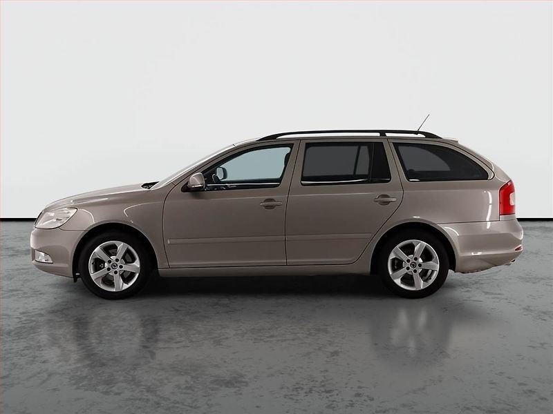 Škoda Octavia (2011) Elegance 1.4 TSI, Serv.kniha - fotka 3 z 20