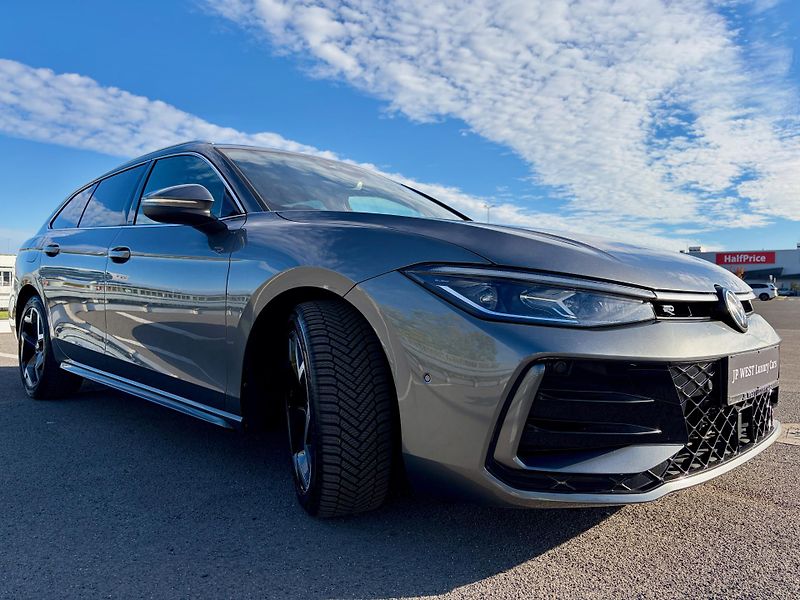Volkswagen Passat (2025) R-Line DSG masáže MATRIX ACC  - fotka 9 z 57