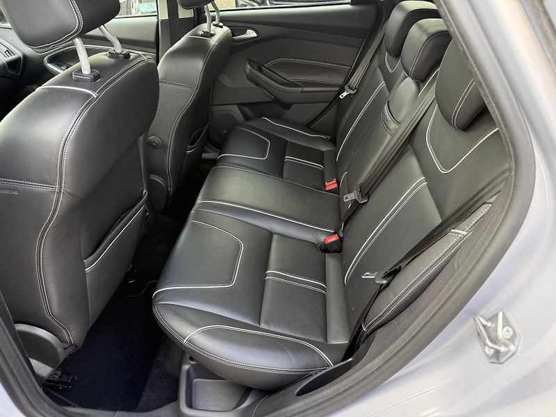 Ford Focus 2,0TDCI 120 kW AUTOMAT - fotka 15 z 23