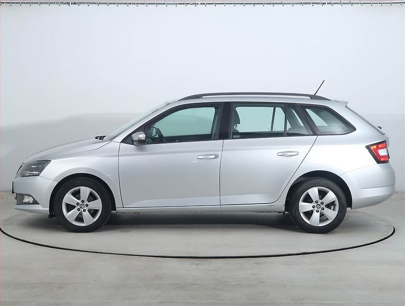 Škoda Fabia (2017) 1.0 TSI, Park. senzory - fotka 3 z 19
