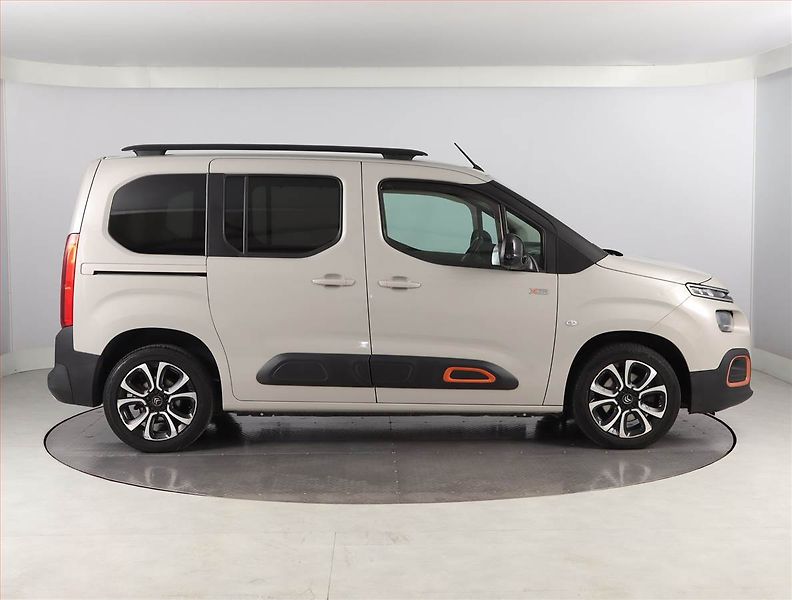 Citroën Berlingo (2019) Feel 1.5 BlueHDi, 5Míst, ČR - fotka 6 z 20