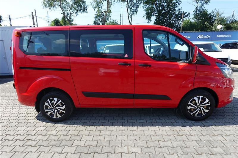 Ford Transit Custom 2,0 TDCi  L1H1 BUS KLIMA SERVI - fotka 6 z 31