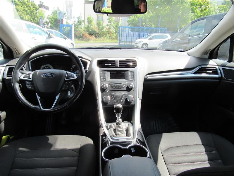 Ford Mondeo 1,6 TDCi 85kW - fotka 11 z 32