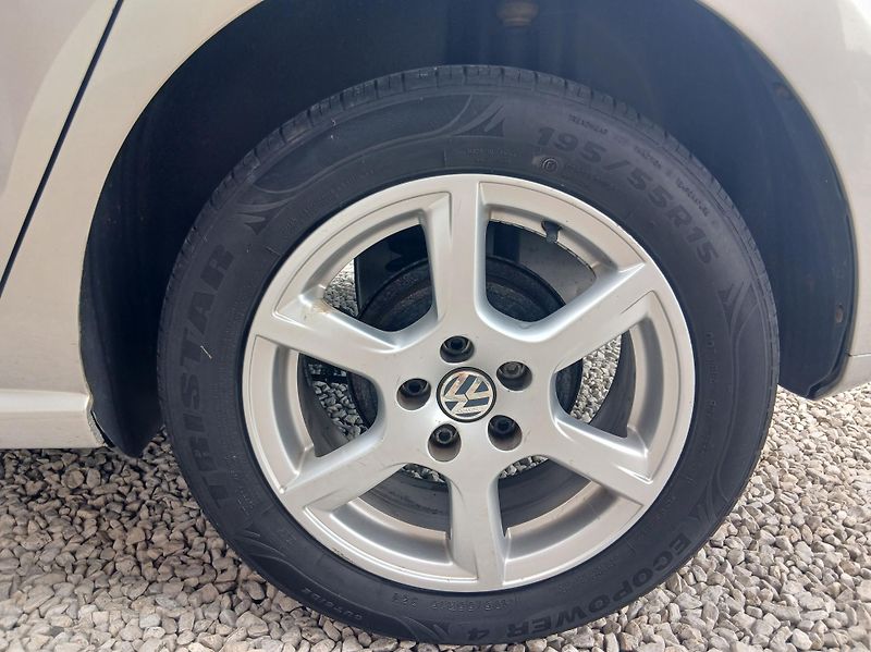 Volkswagen Polo 1.4i KLIMA ALU - fotka 25 z 27