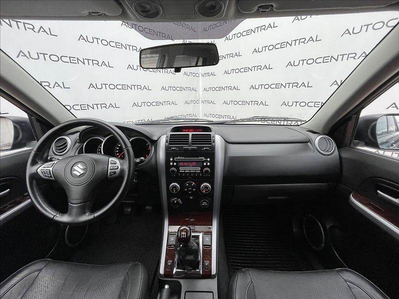 Suzuki Grand Vitara 2,0 i,103kW,4x4 - fotka 17 z 24