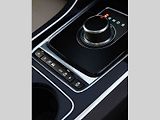 Jaguar XE.
