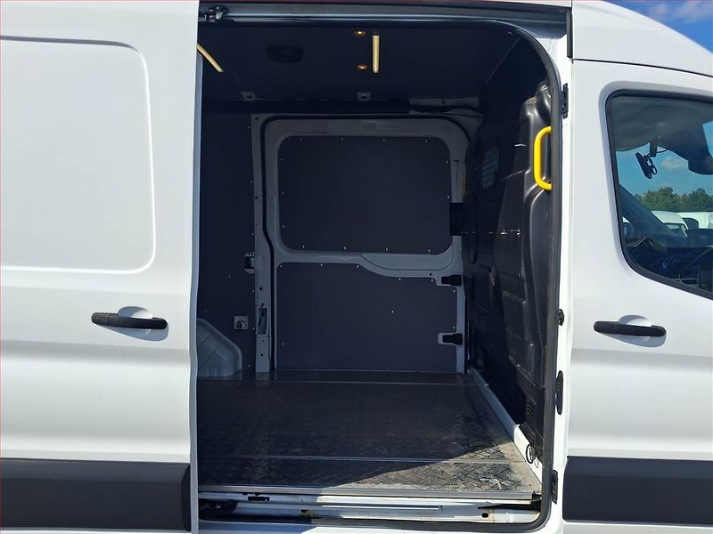 Ford Transit (2018) Trend 2.0 EcoBlue, L2H2 - fotka 15 z 20