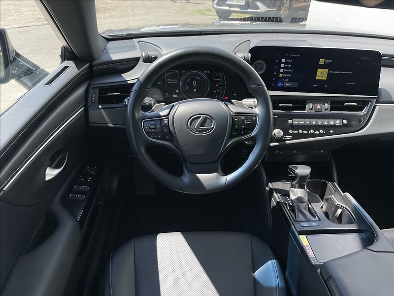 Lexus ES 300h 2,5 Business Edition - fotka 7 z 22