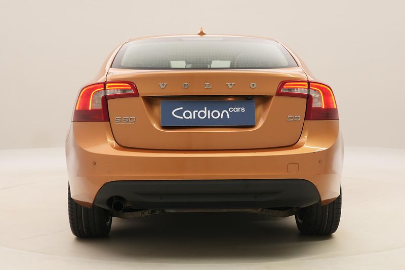 Volvo S60 D3 SUMMUM AUT  - fotka 11 z 46