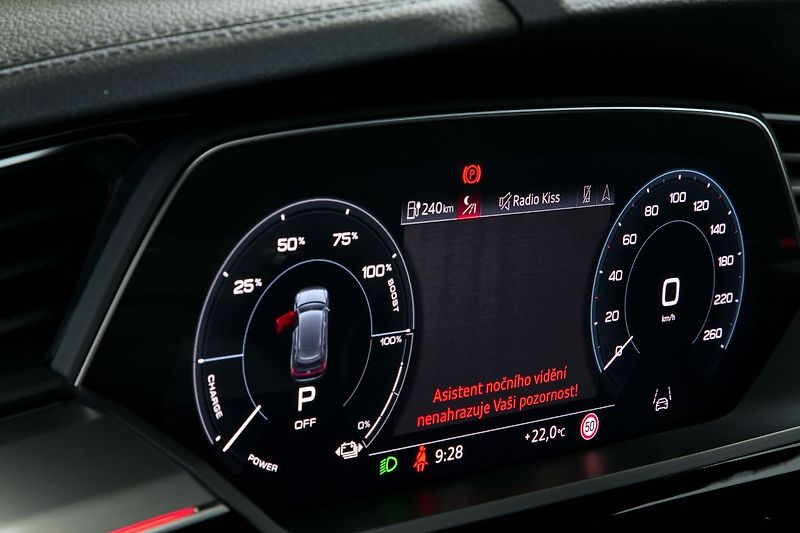 Audi e-tron 55 300kW Matrix Pano NV Tažné - fotka 43 z 47