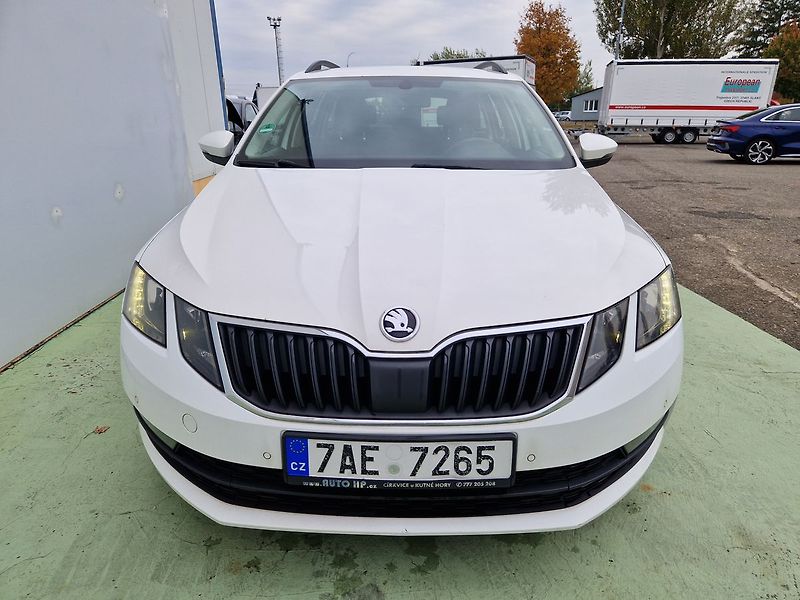 Škoda Octavia 1.6 TDI - fotka 8 z 34