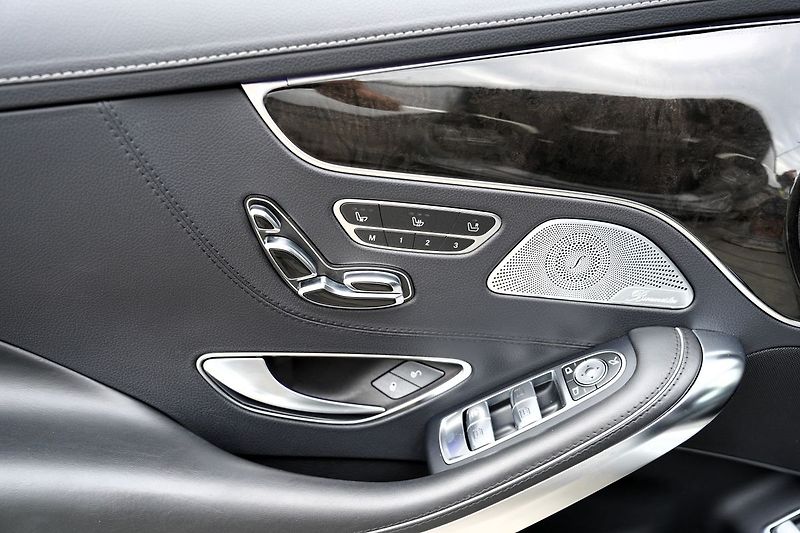 Mercedes-Benz Třídy S S 500 4Matic Coupe AMG - fotka 20 z 43