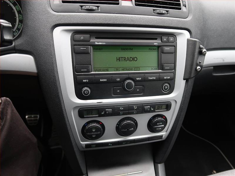 Škoda Octavia (2007) RS 2.0 TDI, po STK, zamluveno - fotka 12 z 16