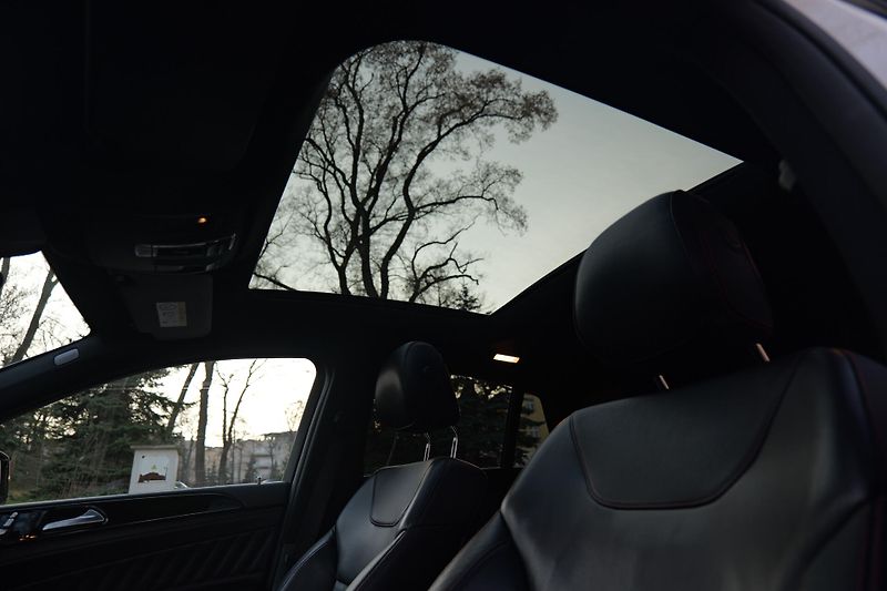 Mercedes-Benz GLE 350d 4M AMG Coupé 360 Pano Dis - fotka 34 z 40