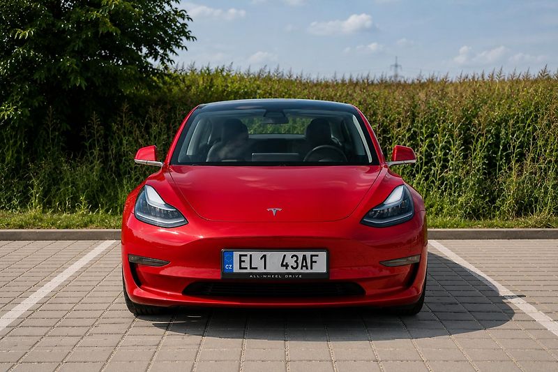 Tesla Model 3 (2020) LR AWD | DPH | 1. maj. ČR - fotka 3 z 19