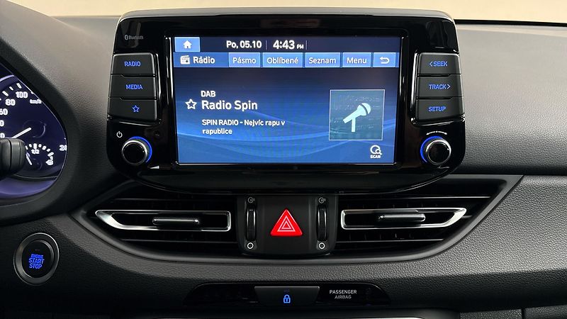 Hyundai i30 1.0 T-GDI Smart Kombi - fotka 11 z 28
