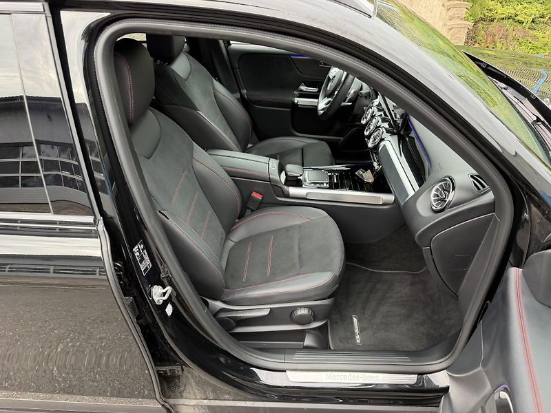 Mercedes-Benz GLB 200D AMG LINE automat závěs  - fotka 19 z 23