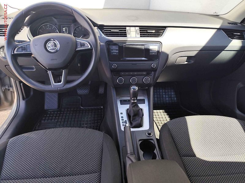 Škoda Octavia (2015) 1.2 TSI, ČR, DSG, AC - fotka 10 z 20