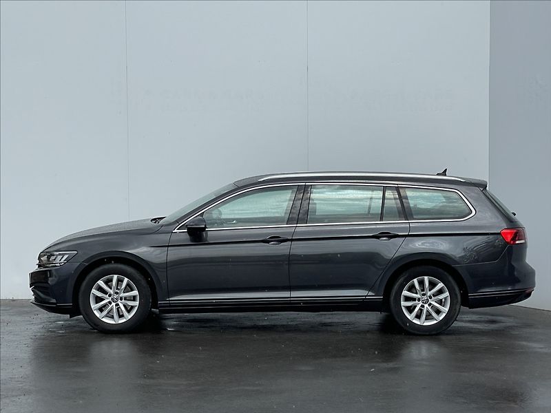 Volkswagen Passat Variant 2,0 TDI DSG Business TAŽNÉ+ACC - fotka 2 z 22