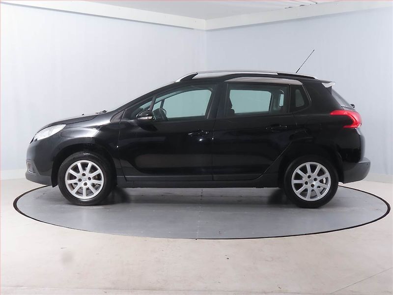 Peugeot 2008 (2016) Active 1.2 PureTech - fotka 3 z 13
