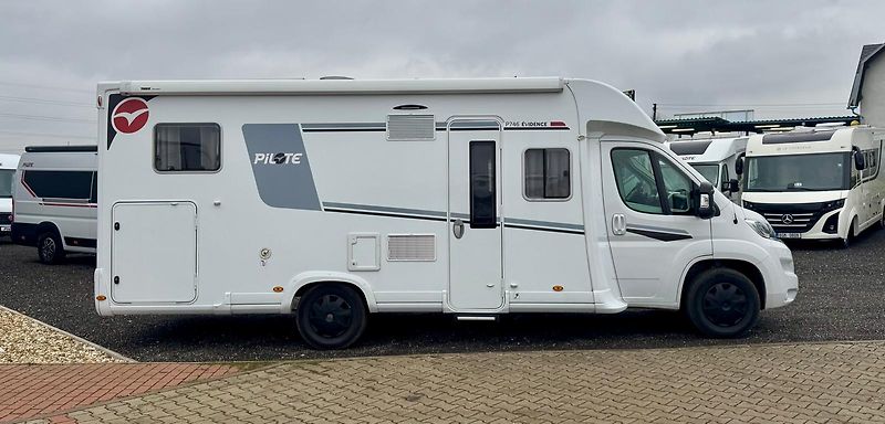 Pilote P746FGJ Évidence - fotka 7 z 32