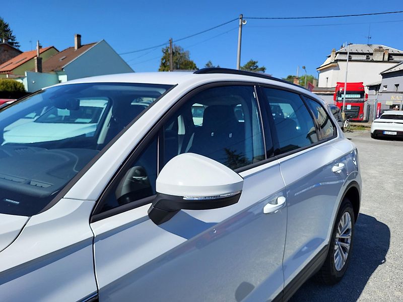 Volkswagen Touareg 3.0 V6 TDi DSG 4MOTION - fotka 35 z 46