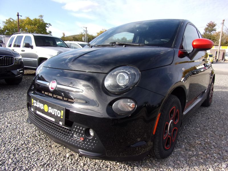 Fiat 500e (2016) 24kWh 83kW SYMPATICKÉ VYBAVENÉ - fotografie inzerátu