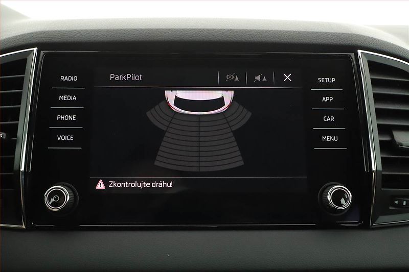 Škoda Karoq (2019) 2.0 TDI, 4X4, ČR,1.maj - fotka 14 z 18