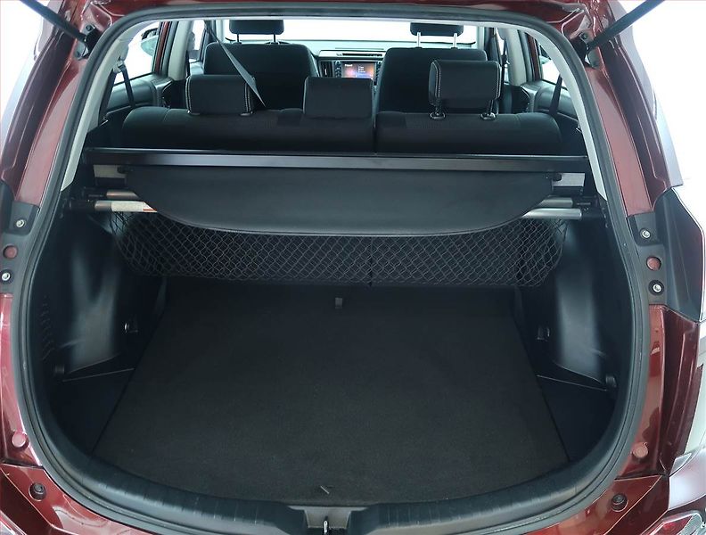 Toyota RAV4 (2016) Active 2.0 D-4D, ČR,1.maj - fotka 14 z 17