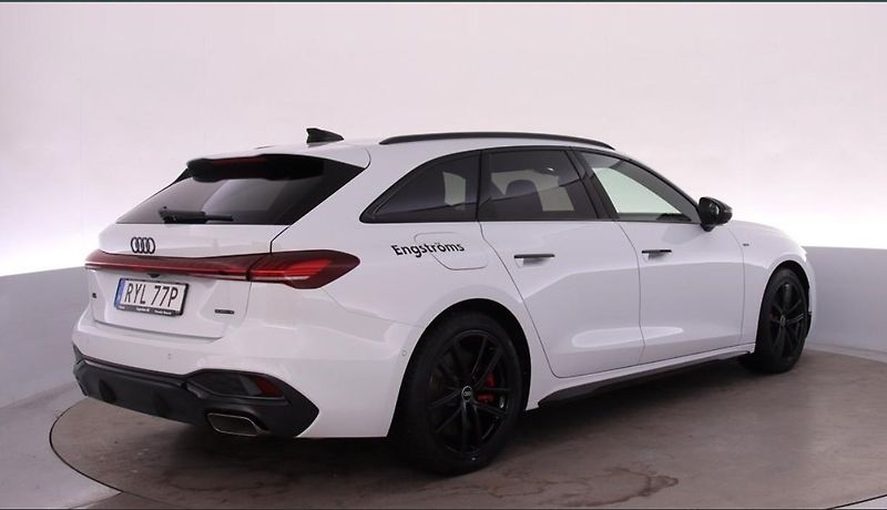 Audi A5 Avant e-hyb. S-line AWD Matrix - fotka 4 z 25