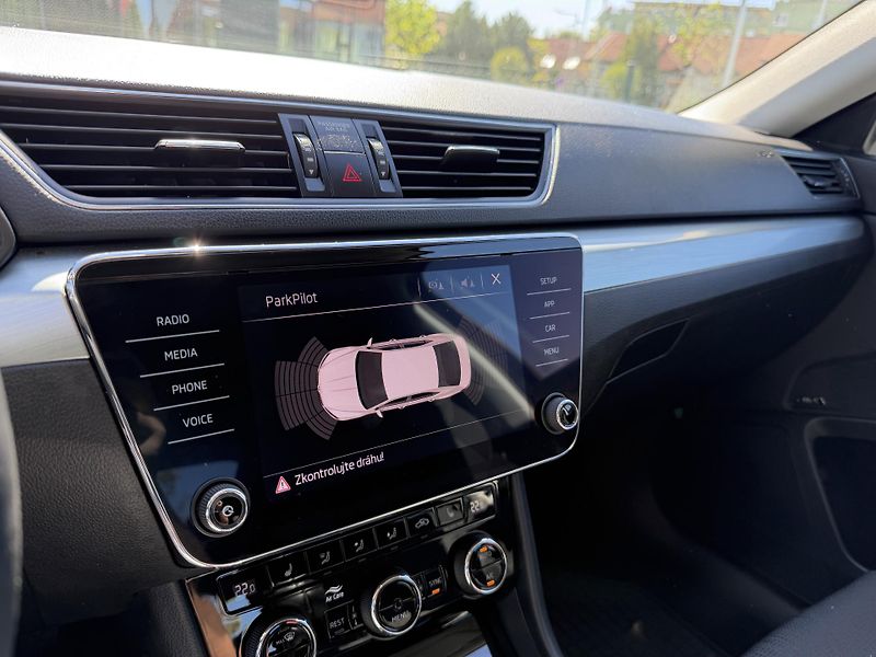 Škoda Superb (2018) 2.0 TDi 110 kw/Style - fotka 18 z 20