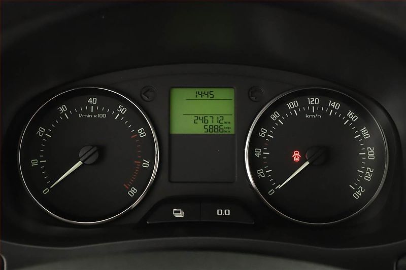 Škoda Fabia (2010) Ambiente 1.2 TSI, po STK - fotka 8 z 14