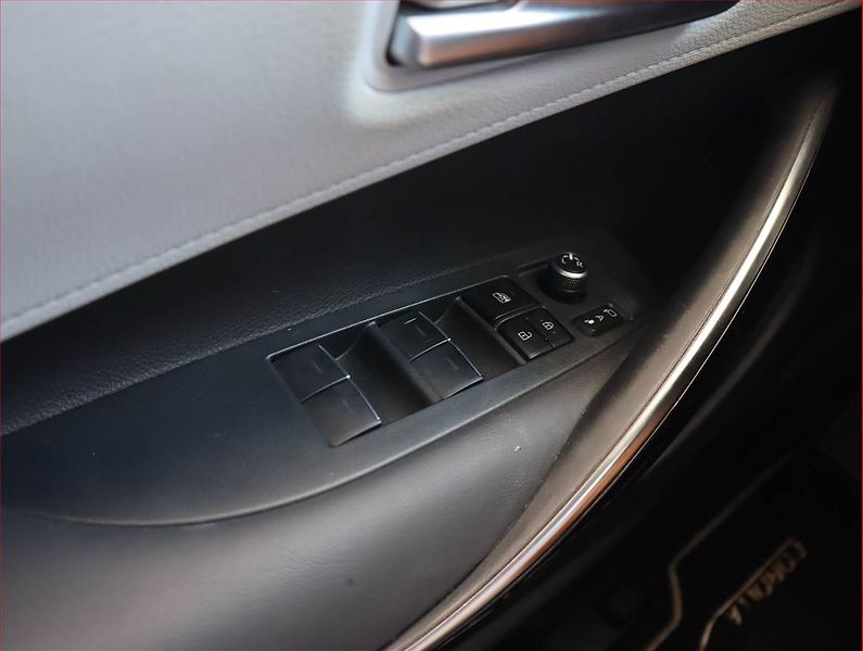 Toyota Corolla (2020) 1.8 Hybrid, Automat - fotka 16 z 20