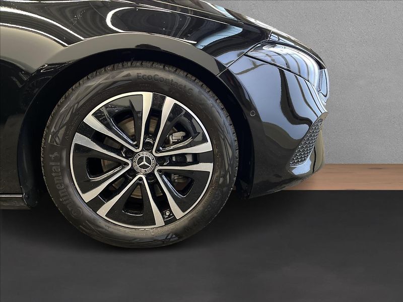 Mercedes-Benz Třídy A 180 Progressive Line - fotka 21 z 21
