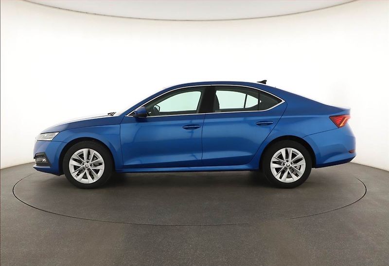 Škoda Octavia (2023) Style 2.0 TDI, ČR,1.maj - fotka 3 z 20