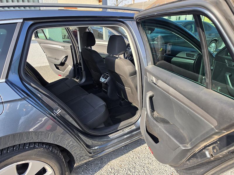 Škoda Superb 2.0 TDI Xenon TZ 110KW  - fotka 12 z 17