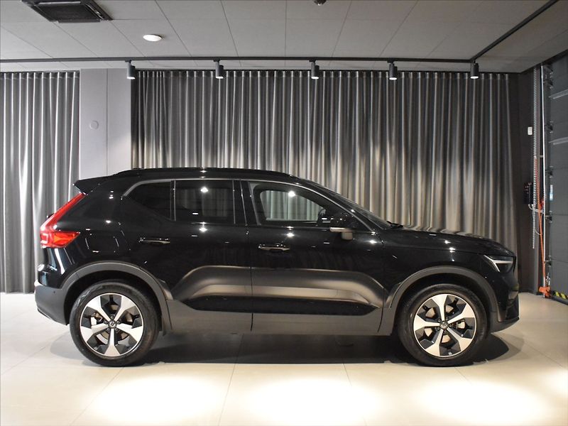 Volvo XC40 2,0 B4 Ultra Panorama,BLIS - fotka 3 z 21