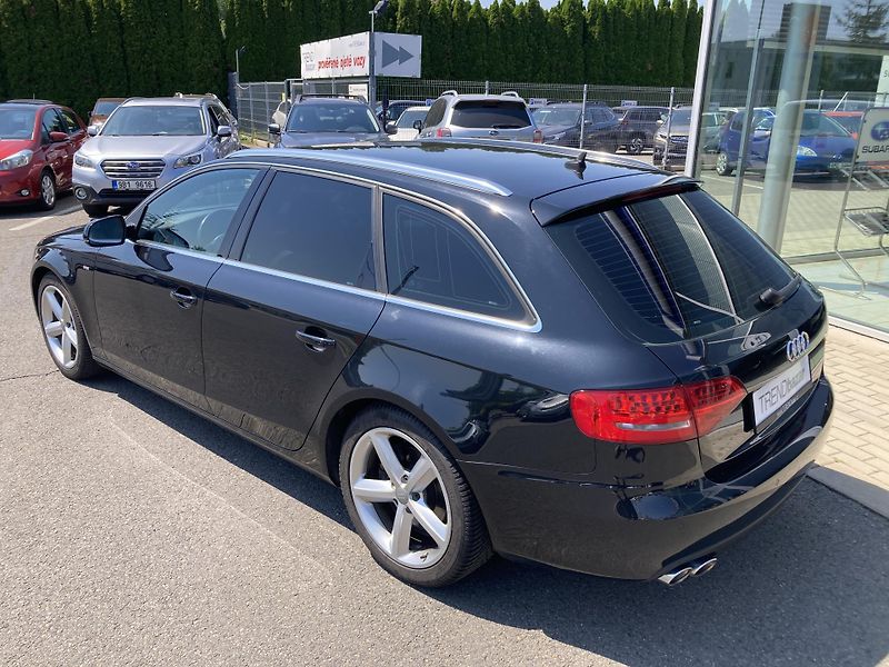 Audi A4 (2011) S-line Avant 3,0TDi V6 176kW  - fotka 6 z 22