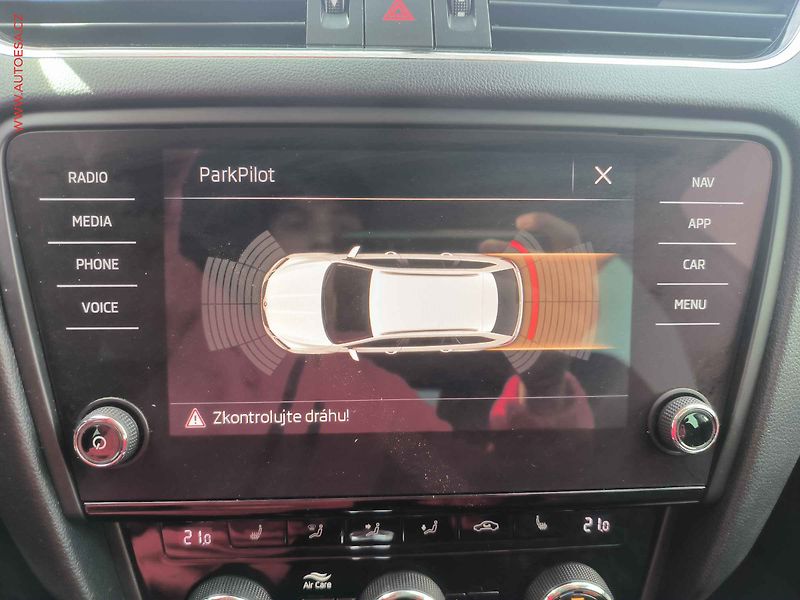 Škoda Octavia (2019) 2.0TDI, DSG, navi, LED - fotka 15 z 25