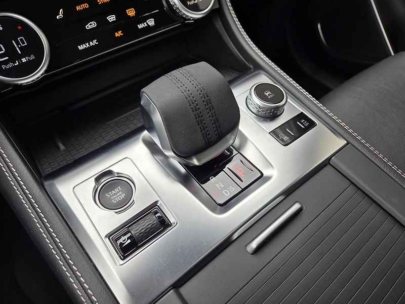 Jaguar F-Pace D300 ED90th HUD PANO ZÁR-2030 - fotka 45 z 48