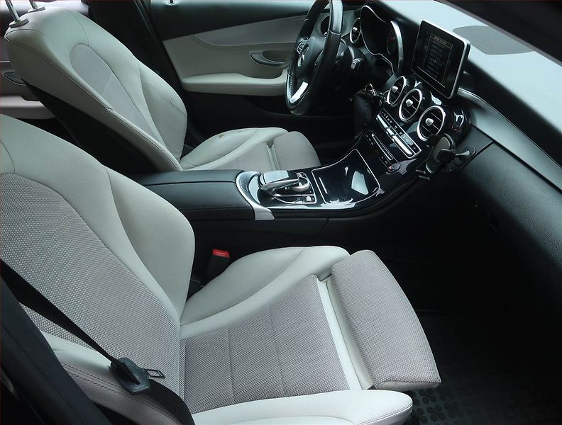 Mercedes-Benz Třídy C (2015) C 220 BlueTEC, Automat - fotka 9 z 15