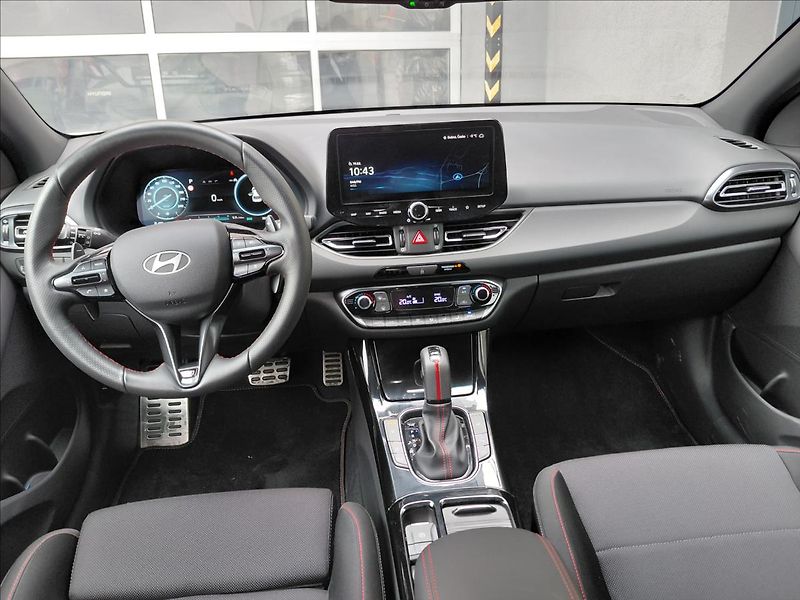 Hyundai i30 FB 1,5 TGDI DCT N LINE - fotka 10 z 22