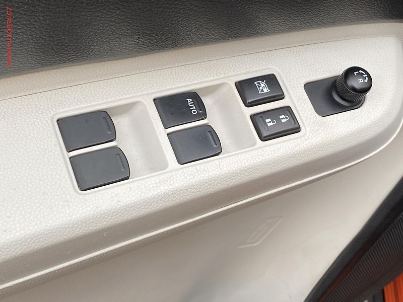 Suzuki Ignis (2018) 1.2 i, autoAC - fotka 11 z 18