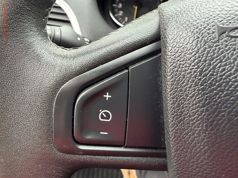 Renault Mégane (2010) 1.4TCe, Navi, +ALU - fotka 12 z 20