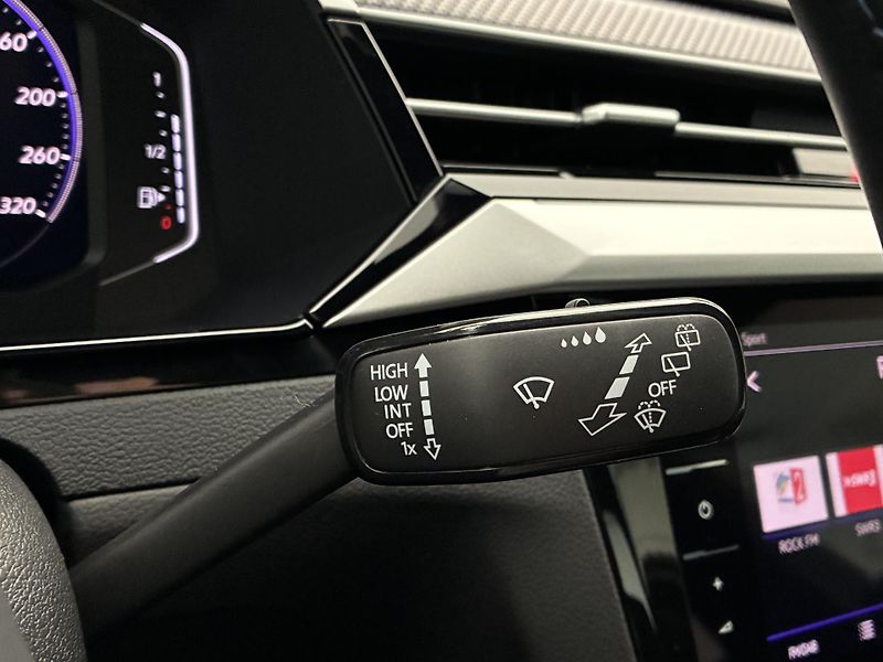 Volkswagen Arteon Shooting Brake R 2,0 TSI 235kW DSG 4Motion DP - fotka 19 z 32