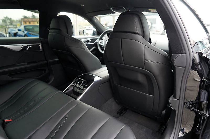 BMW Řada 8 840i Gran Coupe/Led/340 PS - fotka 28 z 49