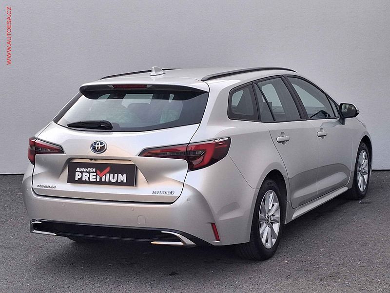 Toyota Corolla (2024) 1.8 e-CVT, 1.maj,ČR, Comfort - fotka 4 z 20