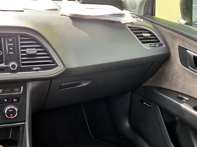 Seat Leon 2,0TDi xPERIENCE 4drive ROZVOD - fotka 33 z 51