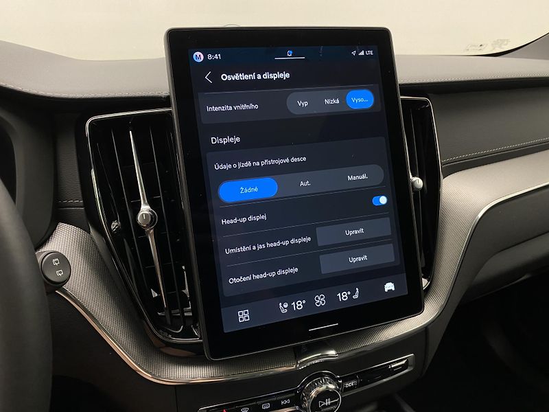 Volvo XC60 T8 AWD RECHARGE BLACK EDITION - fotka 55 z 61