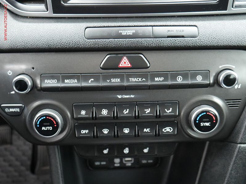 Kia Sportage (2016) 1.6 GDi, ČR, Active, navi - fotka 19 z 22
